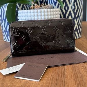 Louis Vuitton Zippy Wallet